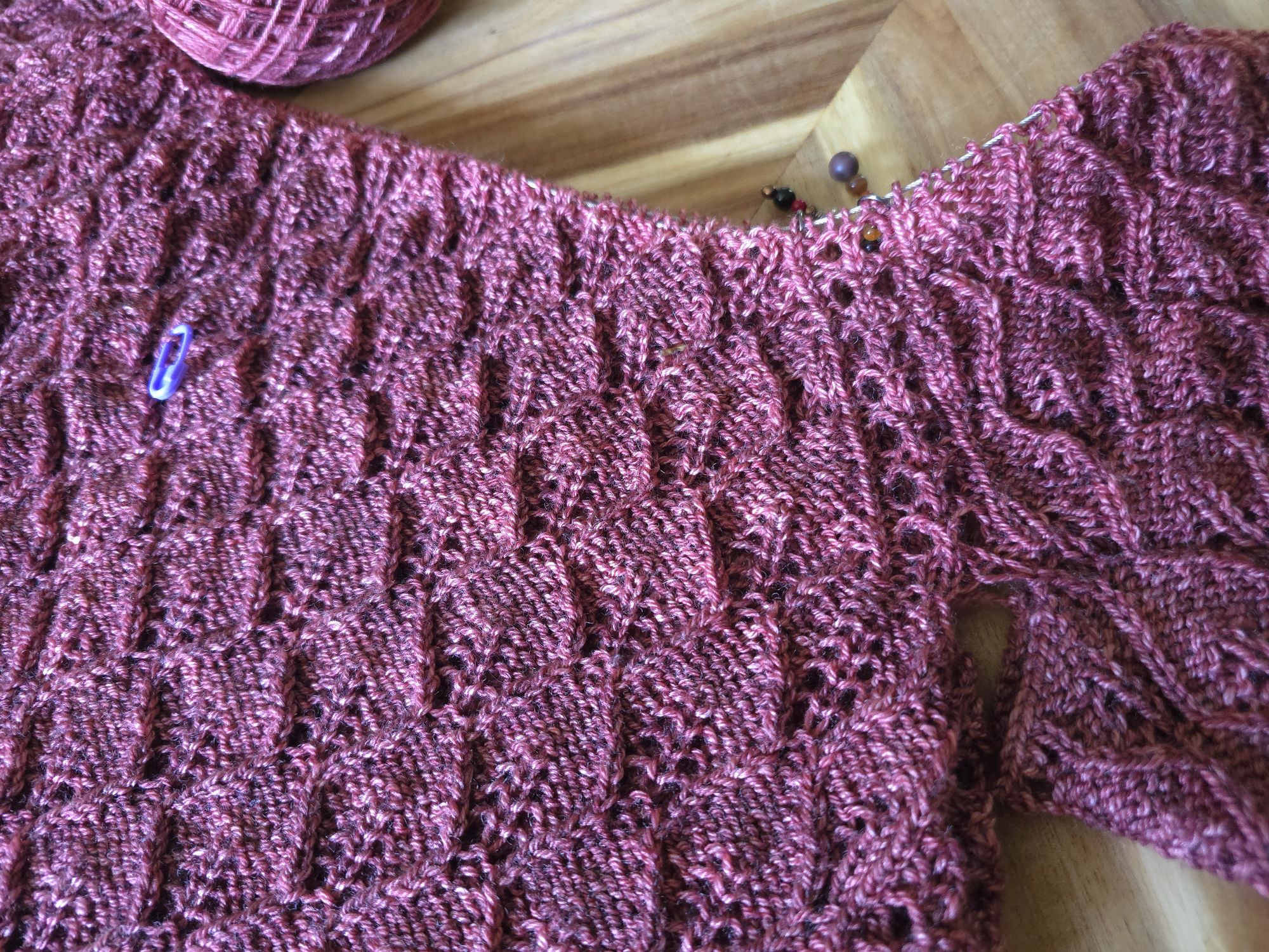 Muqarnas knitting closeup raglan